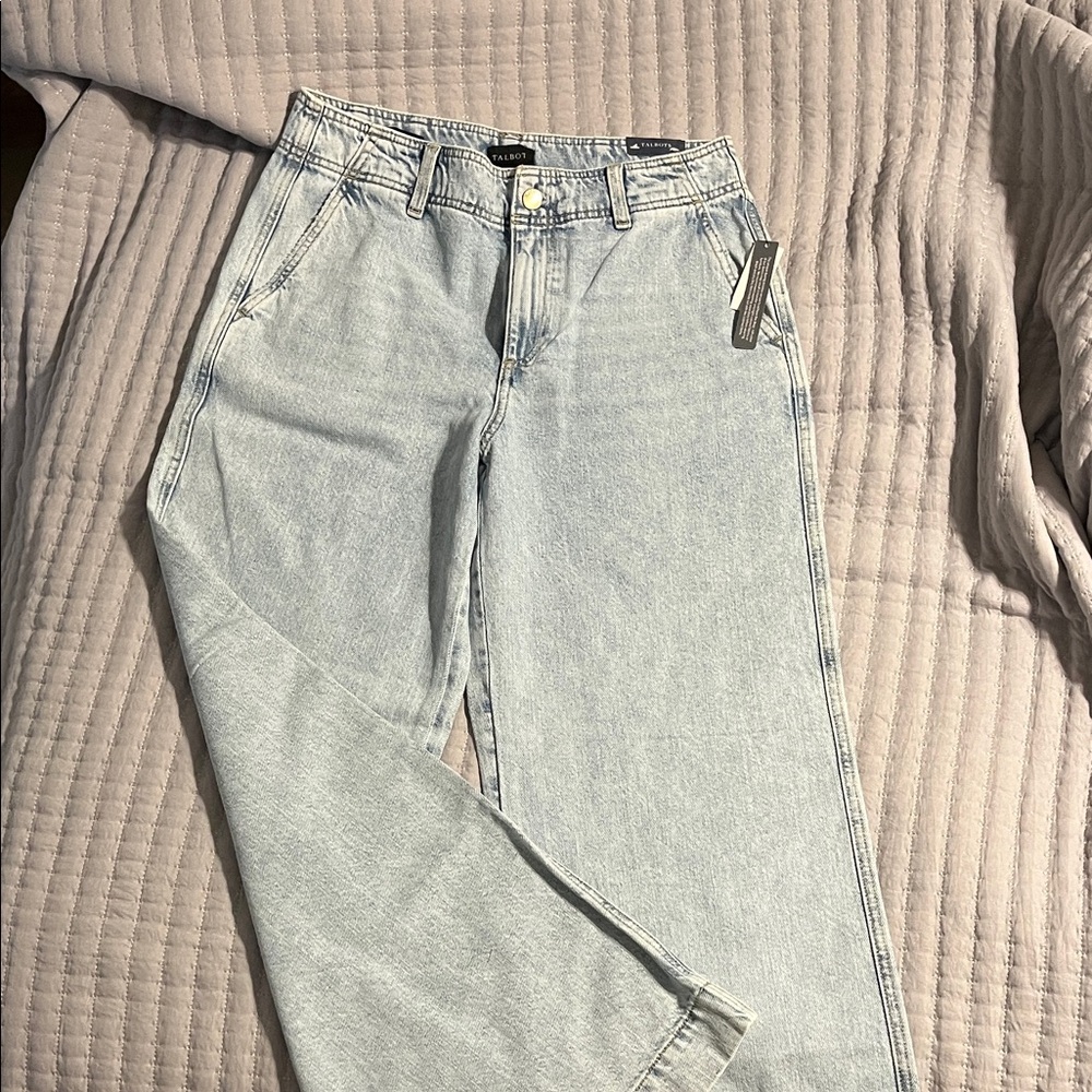 Light Wash High-Rise Women’s Jeans